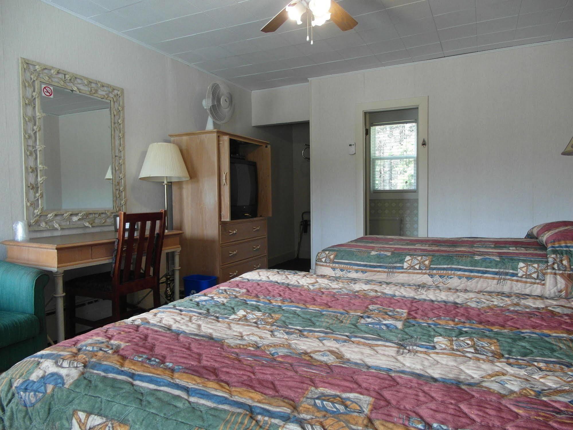 פיקטו Lionstone Inn Motel & Cottages מראה חיצוני תמונה