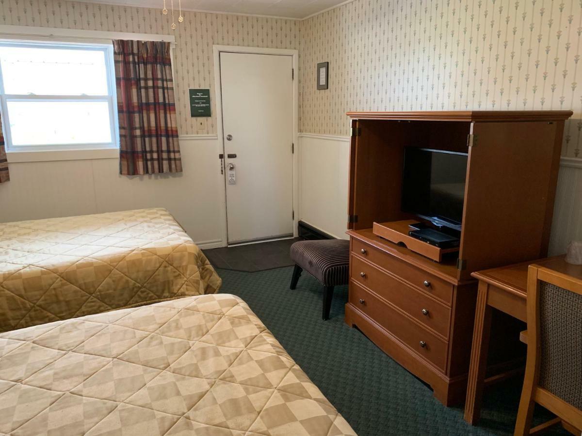 פיקטו Lionstone Inn Motel & Cottages מראה חיצוני תמונה