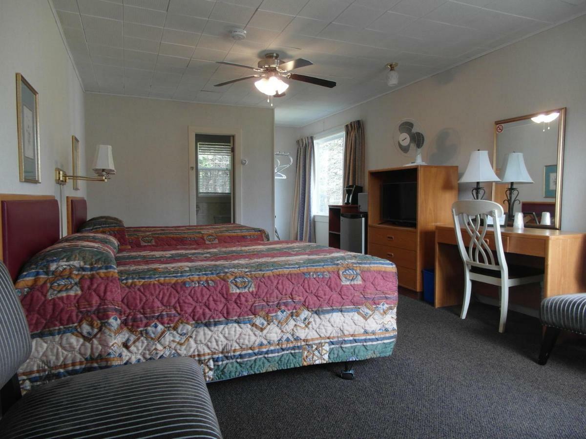 פיקטו Lionstone Inn Motel & Cottages מראה חיצוני תמונה