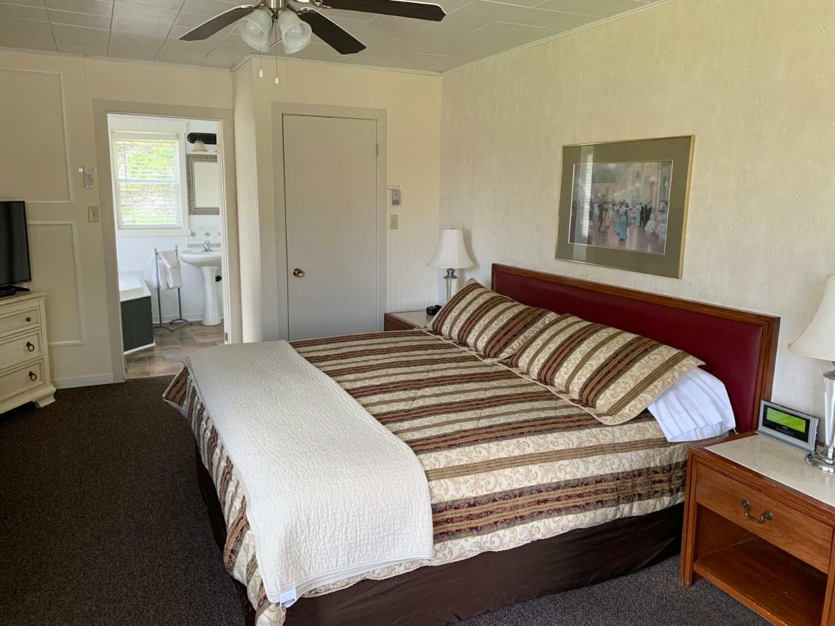 פיקטו Lionstone Inn Motel & Cottages מראה חיצוני תמונה