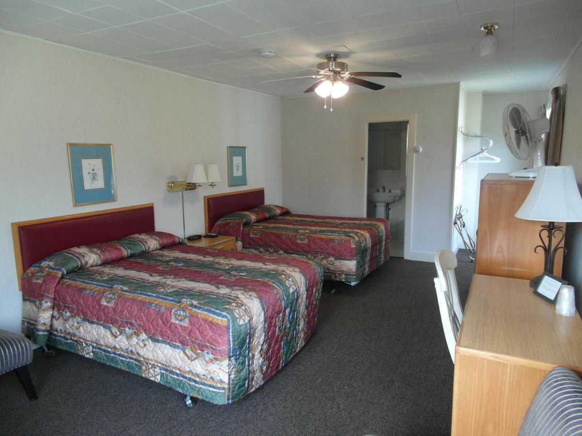פיקטו Lionstone Inn Motel & Cottages מראה חיצוני תמונה