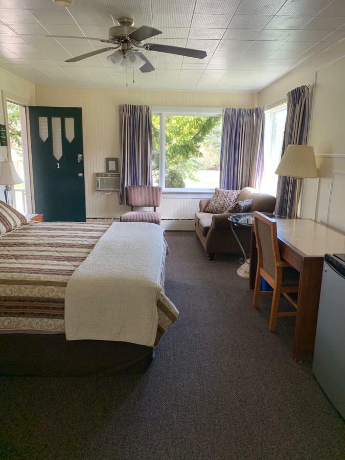 פיקטו Lionstone Inn Motel & Cottages מראה חיצוני תמונה