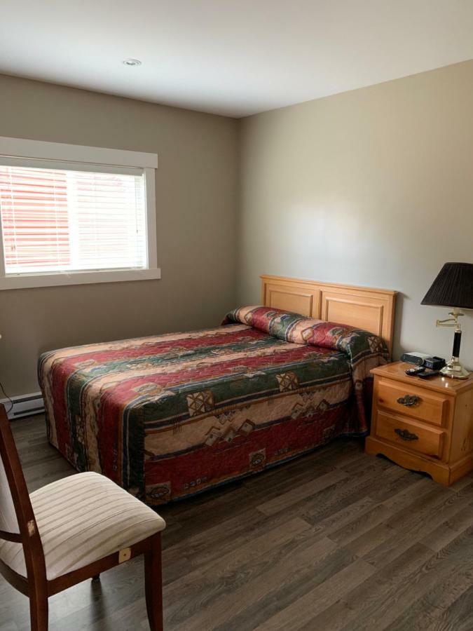 פיקטו Lionstone Inn Motel & Cottages מראה חיצוני תמונה